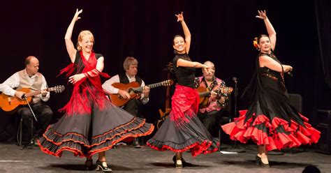 Entre dos aguas – Un viaje musical entre la melancolía gitana y el fuego flamenco.