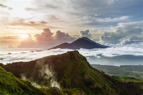  Serenidad del Amanecer Un Viaje Sonoro a Través de Escalas Celestiales y Armonías Terrestres